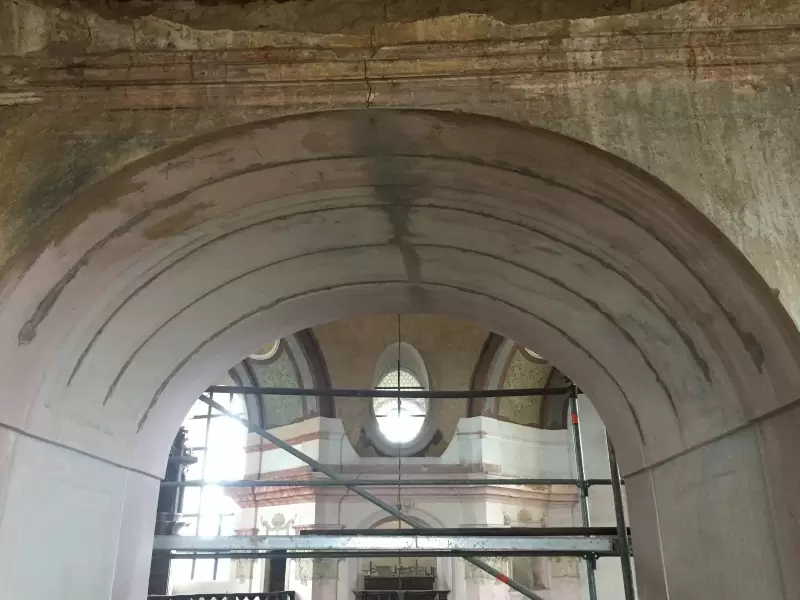 Пiдсилення перемичок, прорізів та аркових вузлів